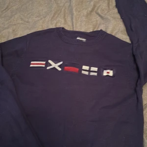 Sebago flagg-tröja - Säljer min sebago flagg tröja. Köptes för ett tag sen men används inte så tänker att den ska få ett nytt liv. Inget är fel eller något på den. Den är troligtvis sällsynt eftersom jag inte hittar den på deras hemsida eller någonstans annars.