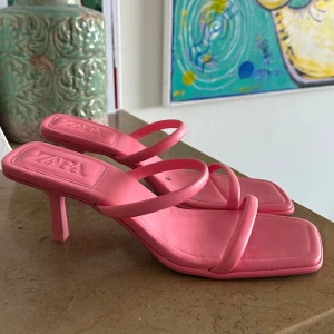 Rosa klackar - Super söta klackar som är parfekta till sommaren😋💘