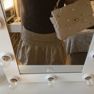 Kjol - Så fin sommrig kjol perfekt nu till sommaren, ny utan prislapp 