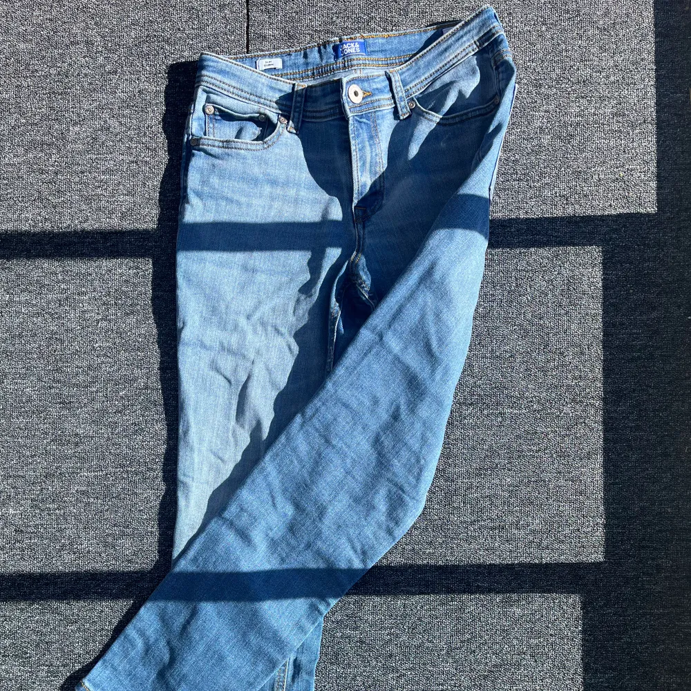 Jeans från Jack & Jones i modellen ”slim glenn” i fint skick 🩵. Jeans & Byxor.