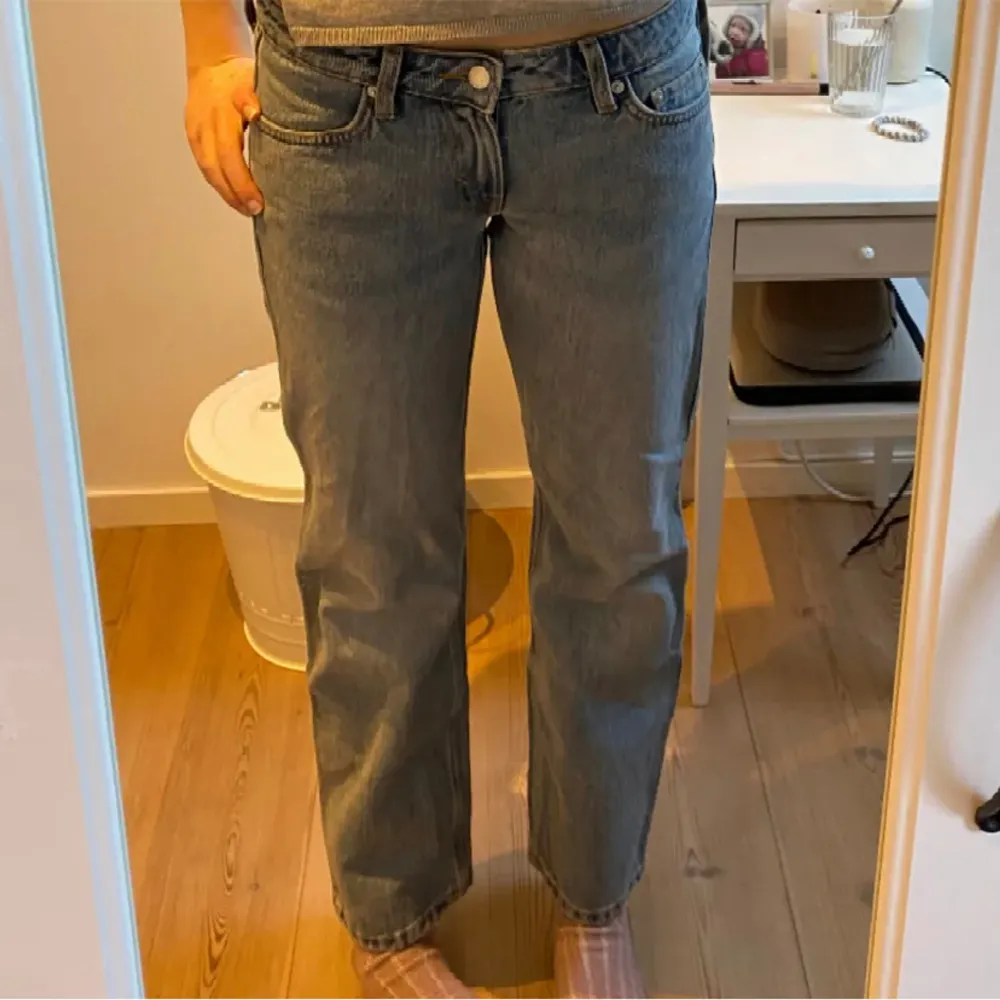 Arrow low straight jeans, typ aldrig använda 🎀. Jeans & Byxor.