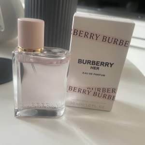 Burberry her parfym i 30 ml. Nypris 880. Endast testad.