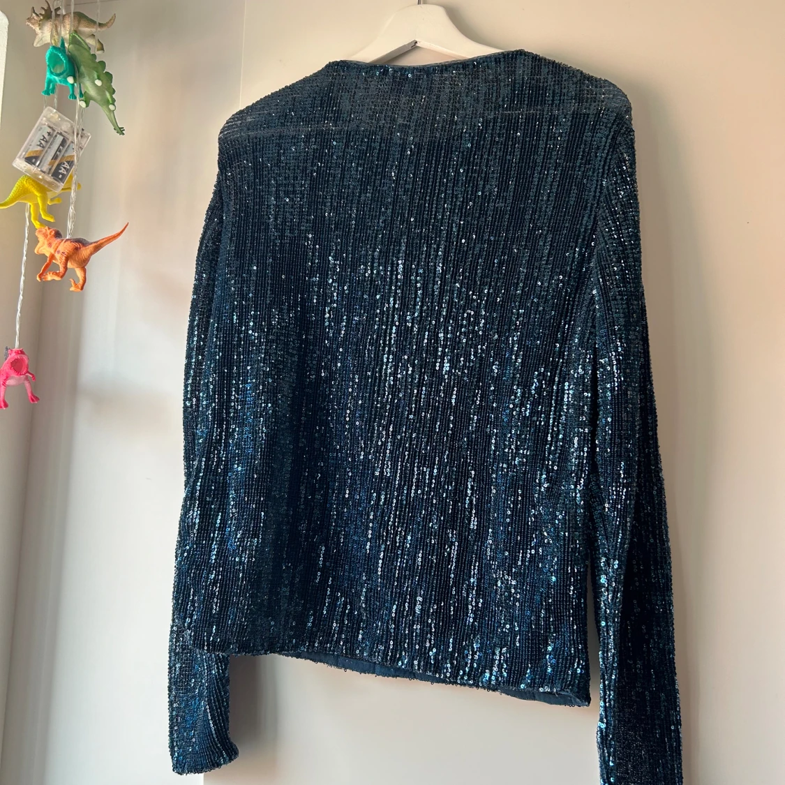 Glittrig topp paljetter Weekday S - 93