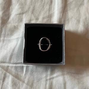 Säljer denna ring som inte kommer till användning💕