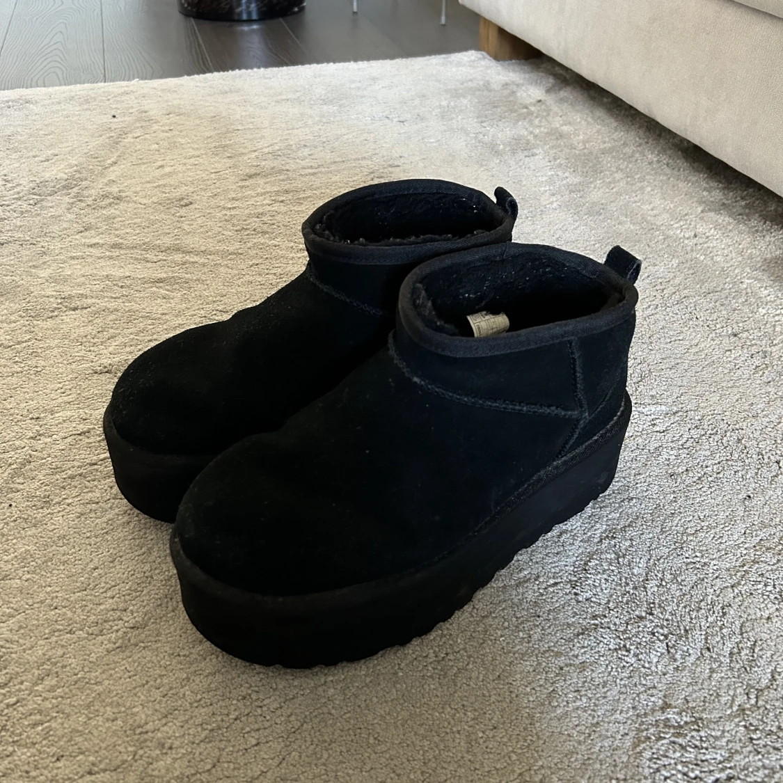 UGGS - 91