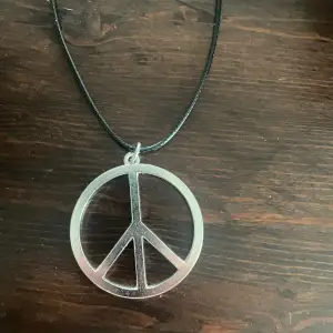 Nytt peace halsband 