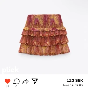 Söker denna kjol  - SÖKER DENNA KJOL KONTAKTA OM NI SÄLJER ❤️❤️Hellst i S eller XS 