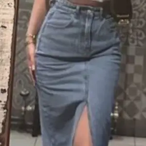 Jätte fin jeans kjol lång!
