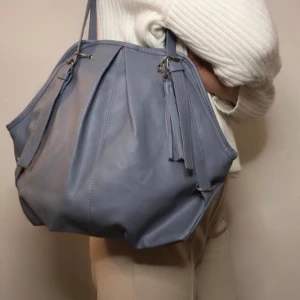 Väska - Väska från secondhand, väldigt bra skick! 200kr