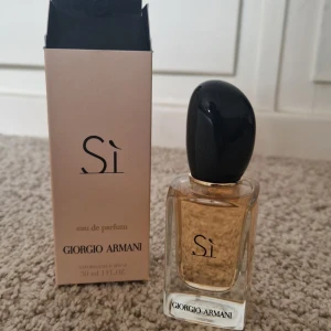 Si Armani Parfym  - En oanvänd Armani parfym 30ml från kicks 