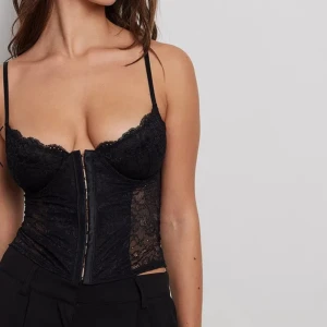 Spetsstopp  - Superfin spetstopp från NAKD i bra skick 