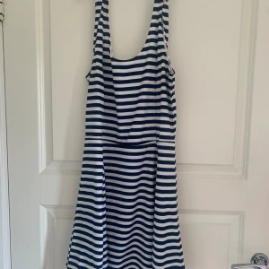 Sommarklänning  - En strand klänning som är ganska bekväm och luftig 