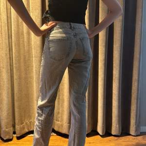 Straight legg jeans från Gina tricot, dessa jeans e as snygga men måste tyvär bli av med lite kläder💋💋