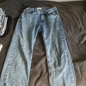 Jeans 158/164 - Passar bra, sitter bra är sköna bör användas med jeans 