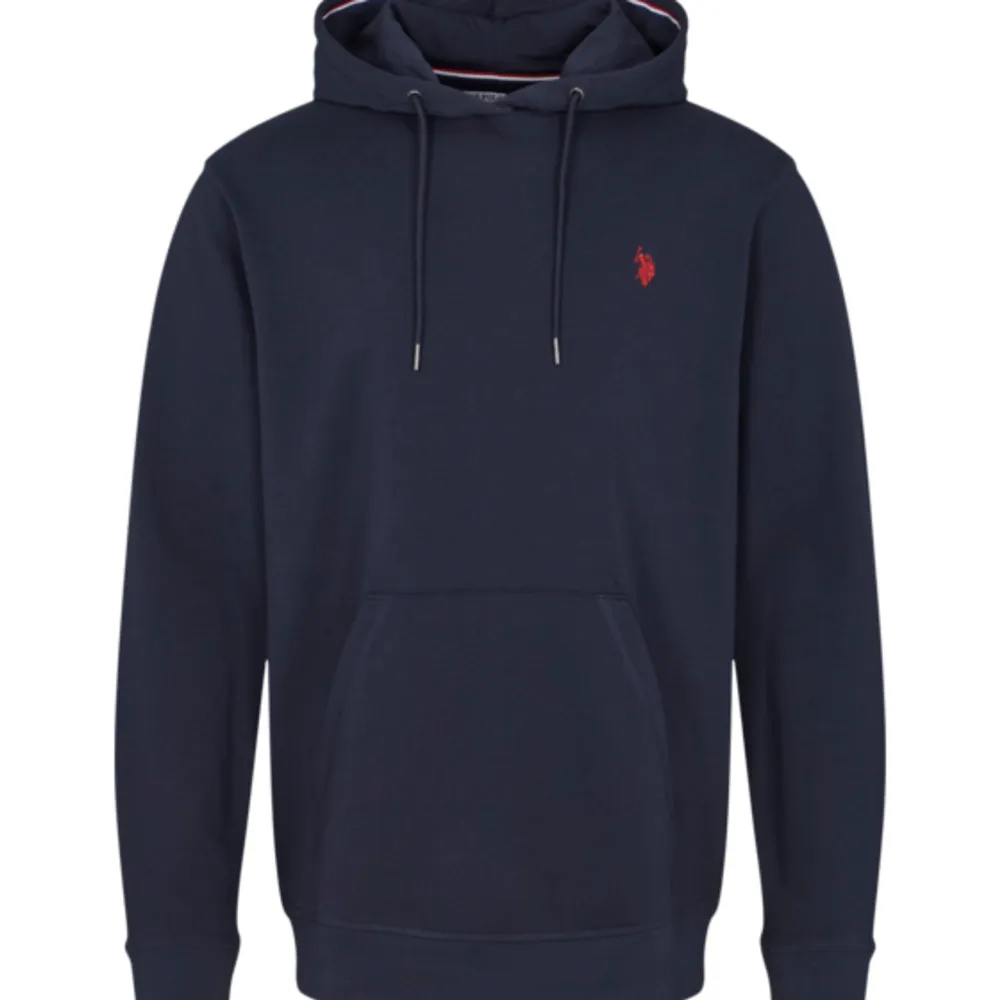 Säljer skit snygg polo hoodie. Tröjan passar S-M. Priset är ej hugget i sten!. Hoodies.