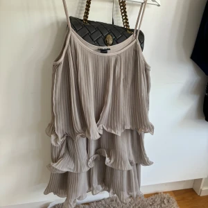 Klänning - Så snygg, säljer då ja inte andvänder💗🙌😩