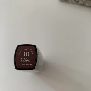 Isadora matt perfect lipstick - Ny och inplastad, färgen ”choco Brown”