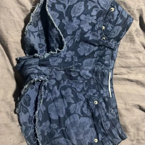 Lågmidjade shorts  - Väldigt fint skick 