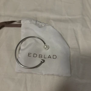 Edblad Armband  - Säljer mitt fina armband från Edblad, använt ett fåtal gånger, så i princip nytt. Fint skick. Nypris 399. 