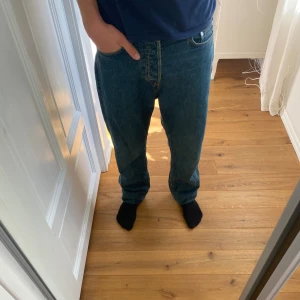 Weekday Space Jeans - Weekday Space  W29 L34   Mycket fint skick, knappt använda