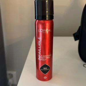 Loreal settingspray - 3-second setting mist, endast använd en gång 