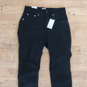 Skinny jeans - Helt oanvända jeans från lager 157 med taggen fortfarande på, säljer för jag kommer alldrig andvända dom