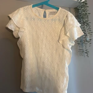 Somrig fin topp :) - Aldrig använt, säljs p.g.a att den aldrig kom till användning.