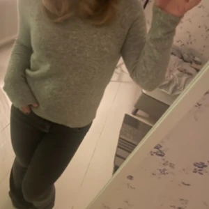 Boot cut jeans  - Boot cut jeans från Gina tricot! Använda fåtal gånger och är som i ny skick! 