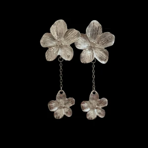 Blom dropp örhängen  - Rostfritt❤️ 139kr/par💗