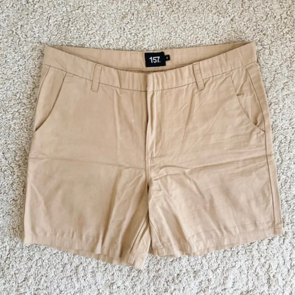 Chinosshorts i beige från lager 157, som nya.. Shorts.