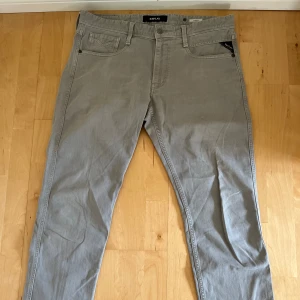 Replay anbass - Bra skick. Storlek 33/30. Hör gärna av dig innan köp🤩🐺