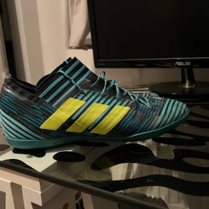 Adidas nemezis inneskor - Snygga inneskor i bra skick och bra pris