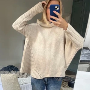 Asymmetrisk tröja - Asymmetrisk tröja i stl s/m