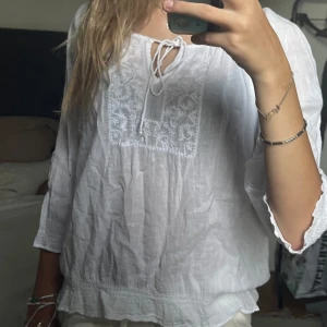 Supersöt blus - Aldrig använt 