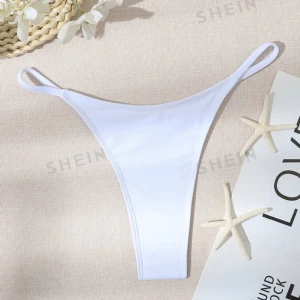 Bikiniunderdel Vit Oanvänd - Helt oanvänd bikiniunderdel i vitt, plasten är kvar! Pris kan diskuteras vid snabb affär💖