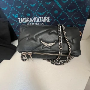 Zadig väska  - Säljer denna zadig väskan, nästan aldrig använd, pris kan diskuteras! 