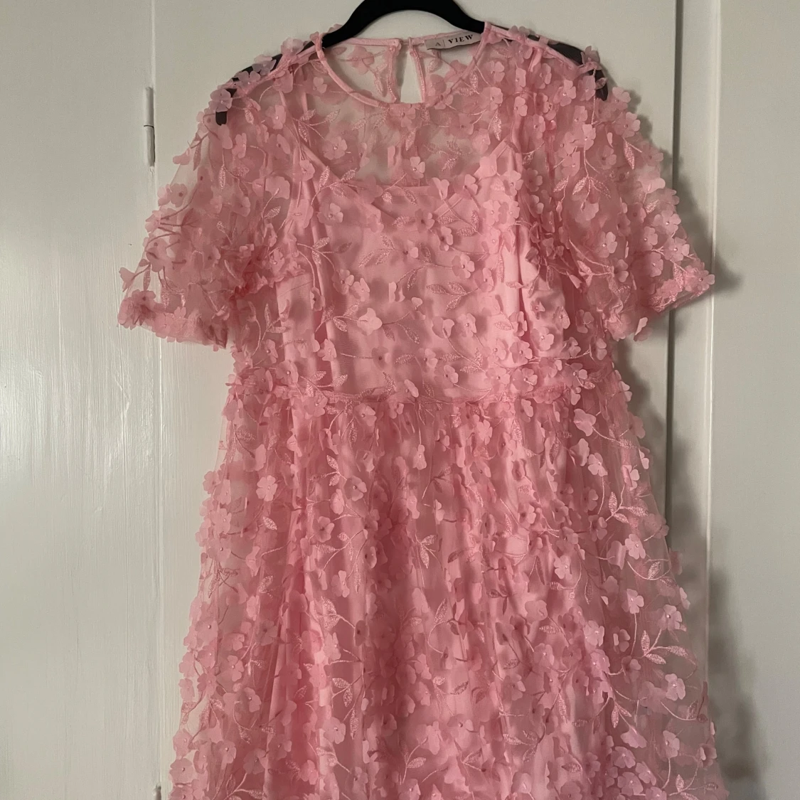 Rosa blommig klänning - 90