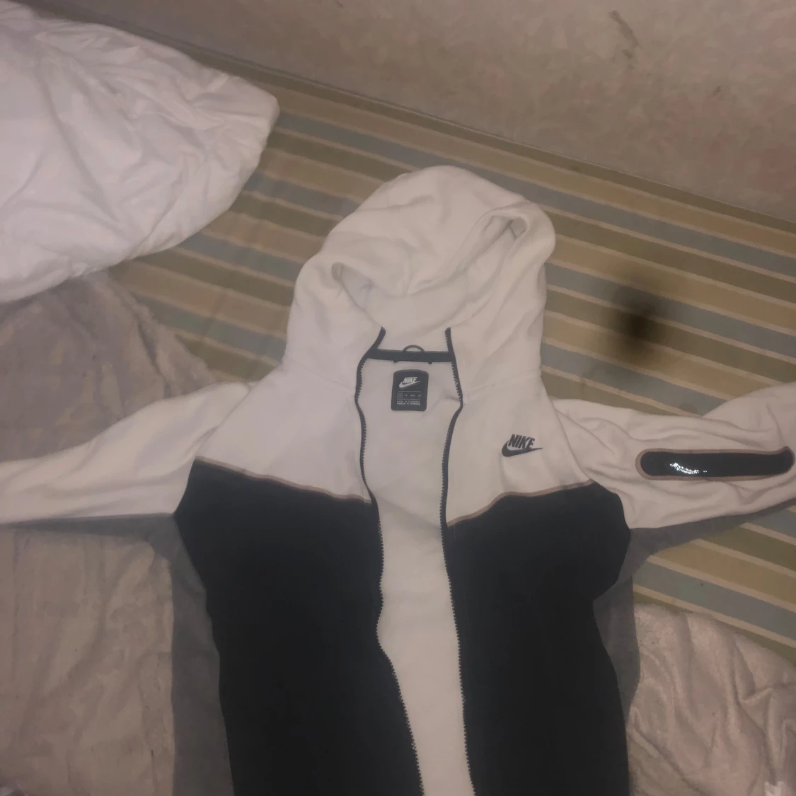 Nice tech fleece - 90