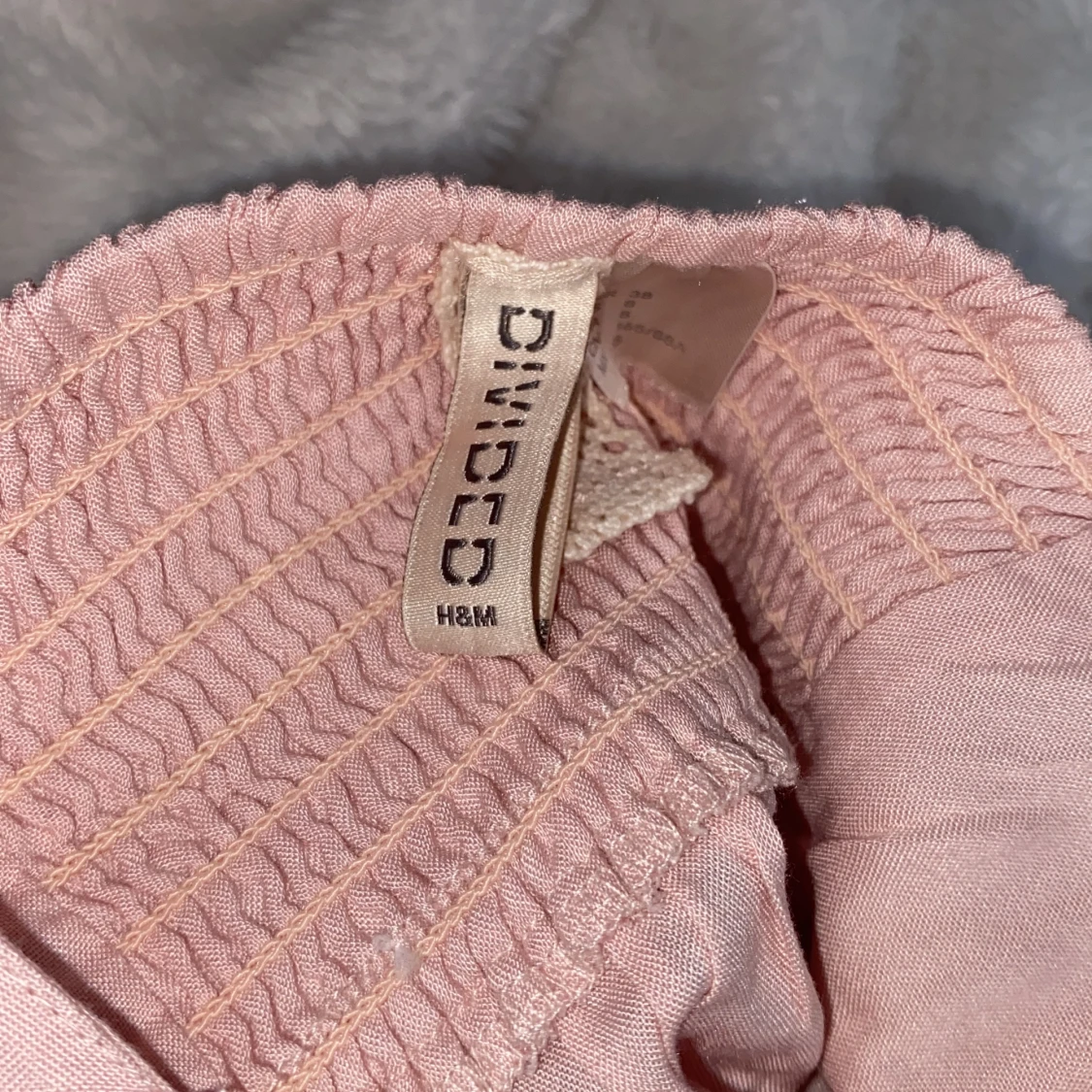 En rosa onepice med vita Blom ränder - 92