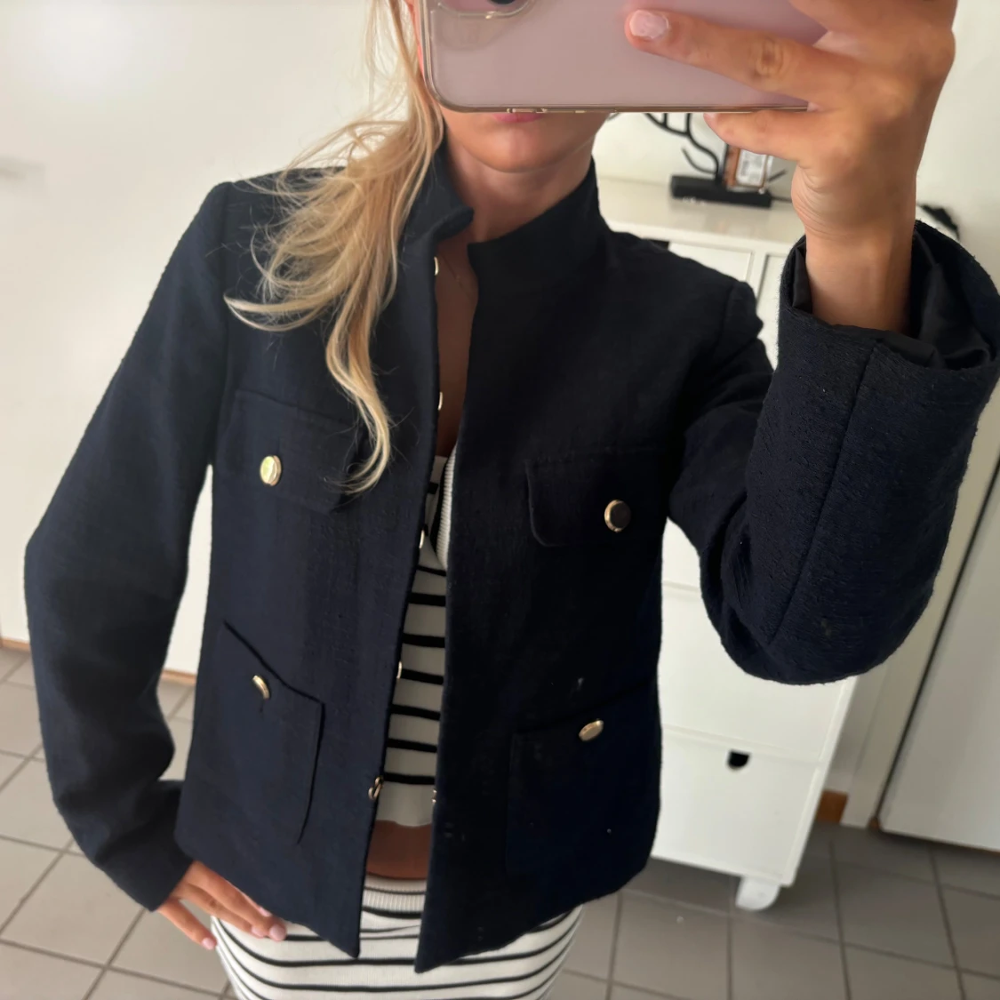 Kofta/jacka med guld knappar  - 90