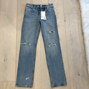 Zara jeans - Jättefina jeans från Zara med lappen kvar🌸