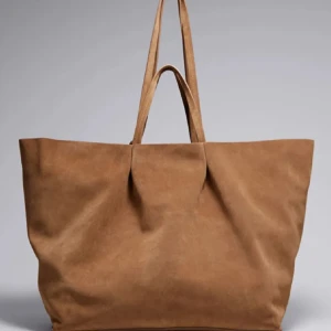 Slutsåld väska från otherstories - As snygg och praktisk väska från other stories. Nypris 2 000 kr💓💓 (Lånade bilder)