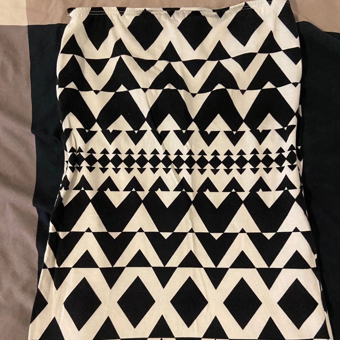 Svartvit kjol från Vero Moda