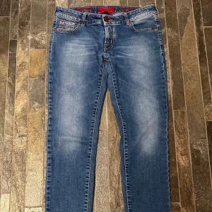 Jacob Cohen - Jacob Cohen i str 30  Passar 175-185 Model 711