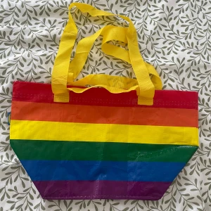 regnbåge Ikea kasse  - Har använts 