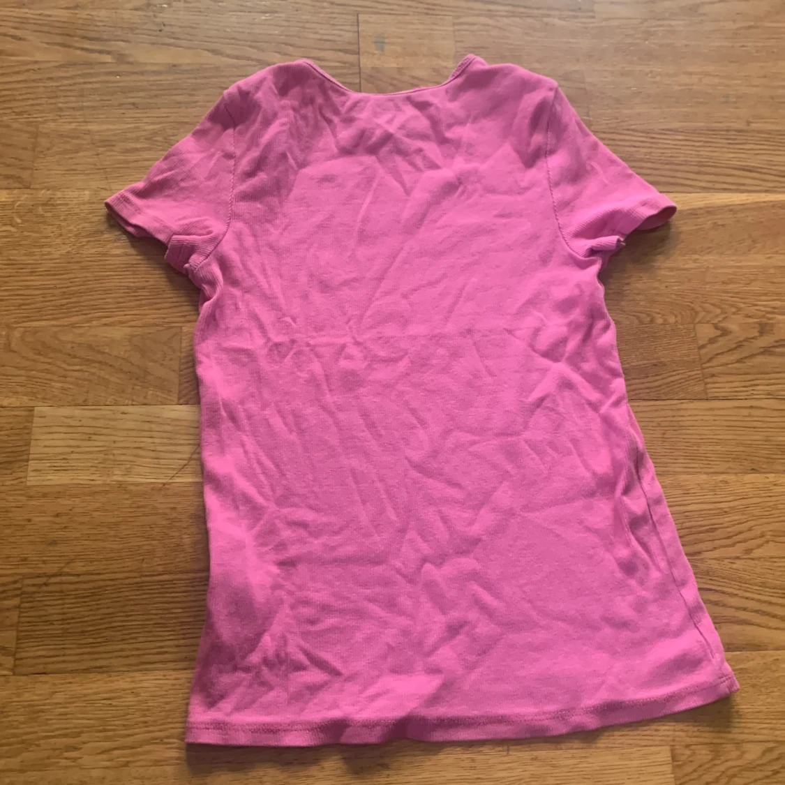 Ljusrosa tight kortärmad t-shirt  - 90