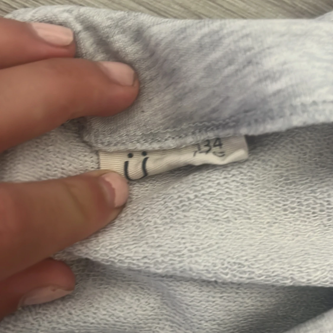 Grå skön tjocktröja - 91