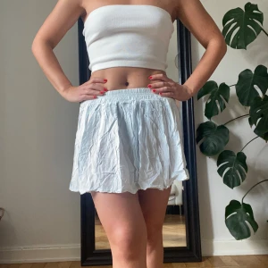 Brandy Melville kjol - Ljusblå minikjol från Brandy Melville, one size men uppskattar till XXS-XS. Fint skick!
