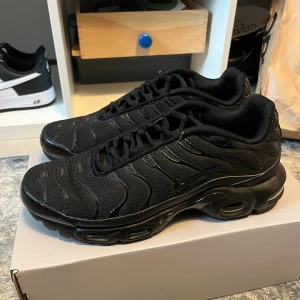Svart nike tn - Knappt använda och jag säljer dessa för de ibtw är min still