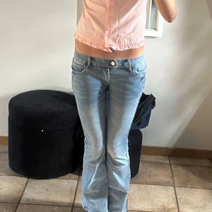 Blå jeans - Skit snygga jeans , lägger up igen pgv missförstånd🎀🎀